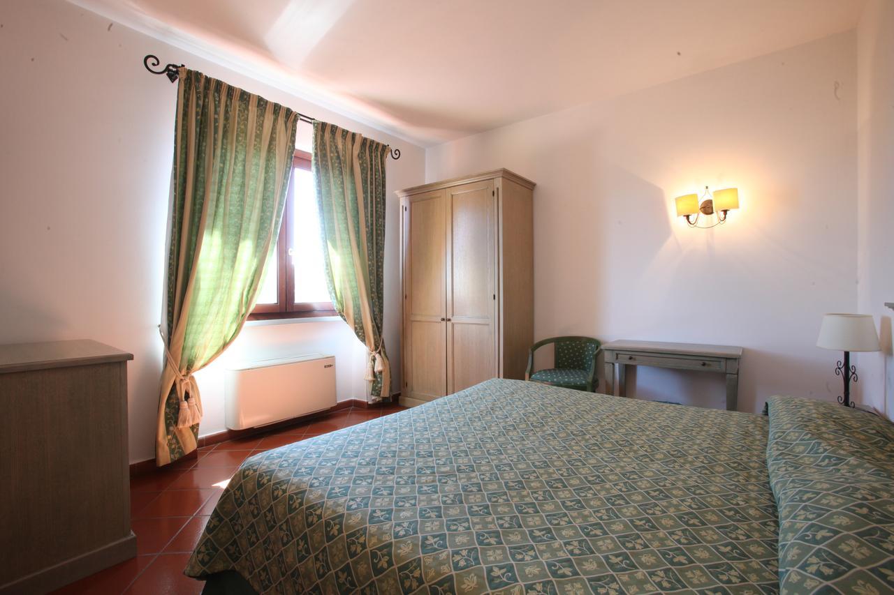 Albergo Filippo II Порто Санто Стефано Экстерьер фото